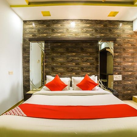 Oyo 69877 Hotel Sarthi Residency Ахмедабад Экстерьер фото